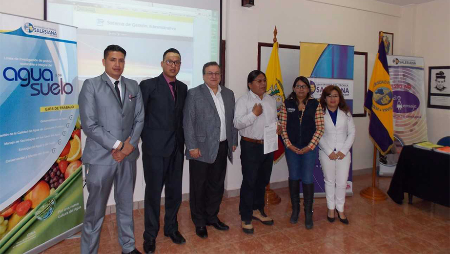 (from left to right ) Stalin Ladino, Richard Carrión, José Juncosa, Juan Serrano, Carolina Moya and Narciza Requelme