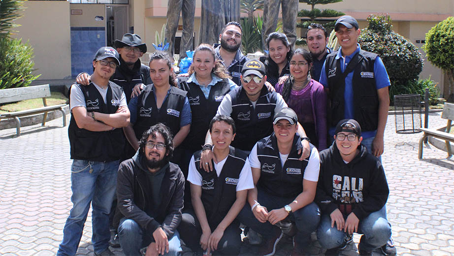 Estudiantes de la carrera de Comunicación durante el evento de conmemoración de los 50 años de Radio Mensaje