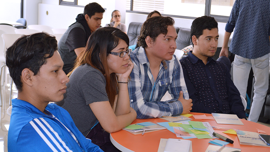 Estudiantes participantes del Mini Bootcamp