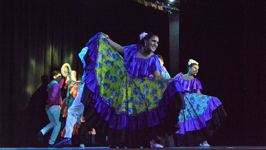 The Ayawayra folk dance group from Guayaquil
