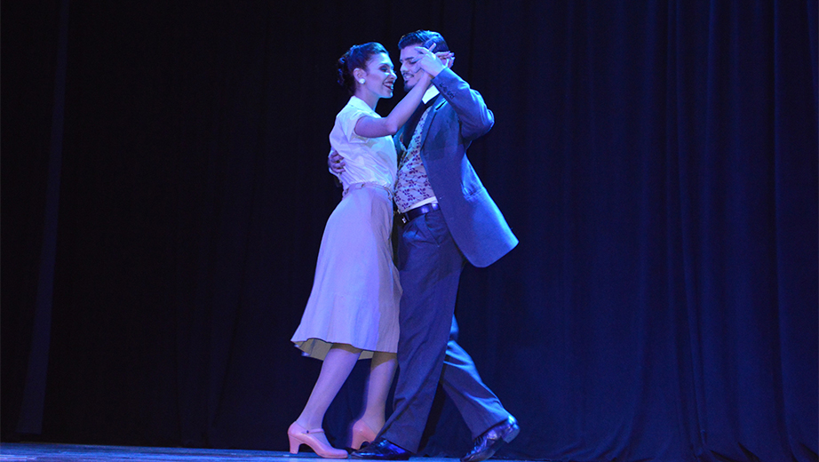 Presentación de la Compañía de Tango y Folclore de Zárate de Buenos Aires