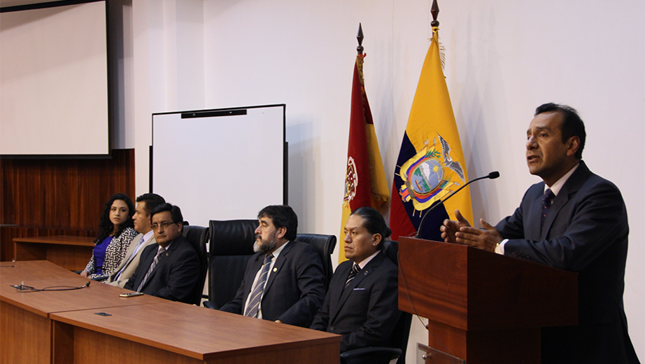 Estudiantes de la MAE en el acto inaugural realizado en Aula Magna del campus El Girón