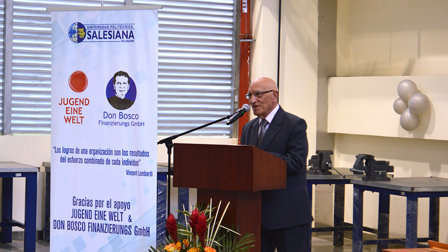 P. Javier Herrán, durante el discurso de inauguración