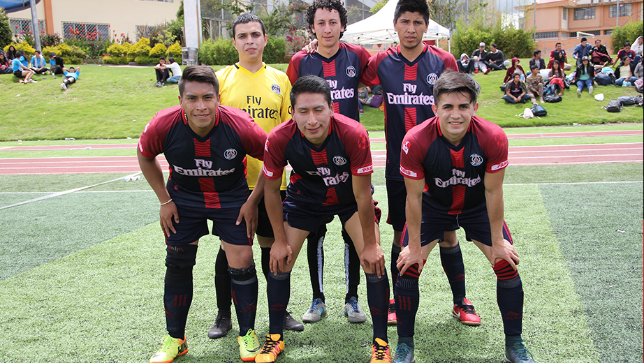 Equipo del VII ciclo de Ing. Ambiental campeón del torneo de fulbito.