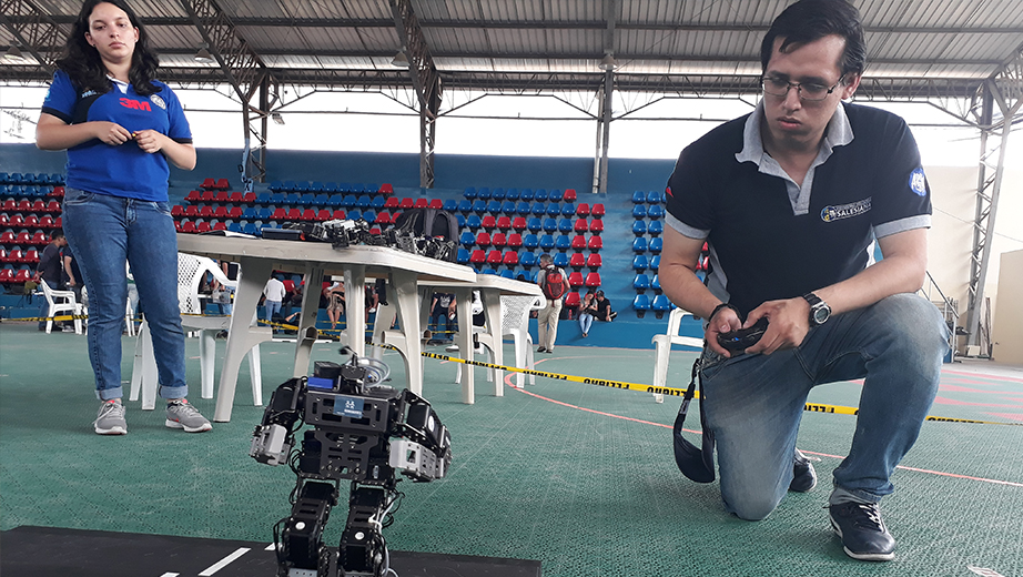 Robot bailarín obtuvo el tercer lugar en la competencia