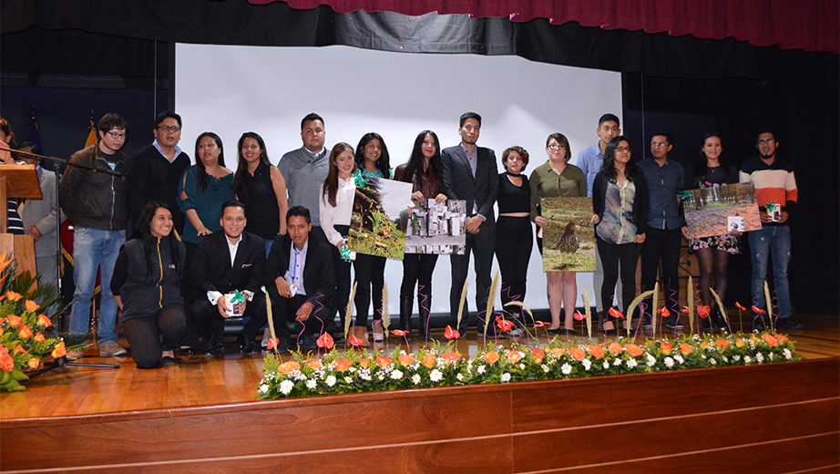 Ganadores del concurso de investigación e innovación y fotografía organizada por la carrera de Ingeniería Ambiental