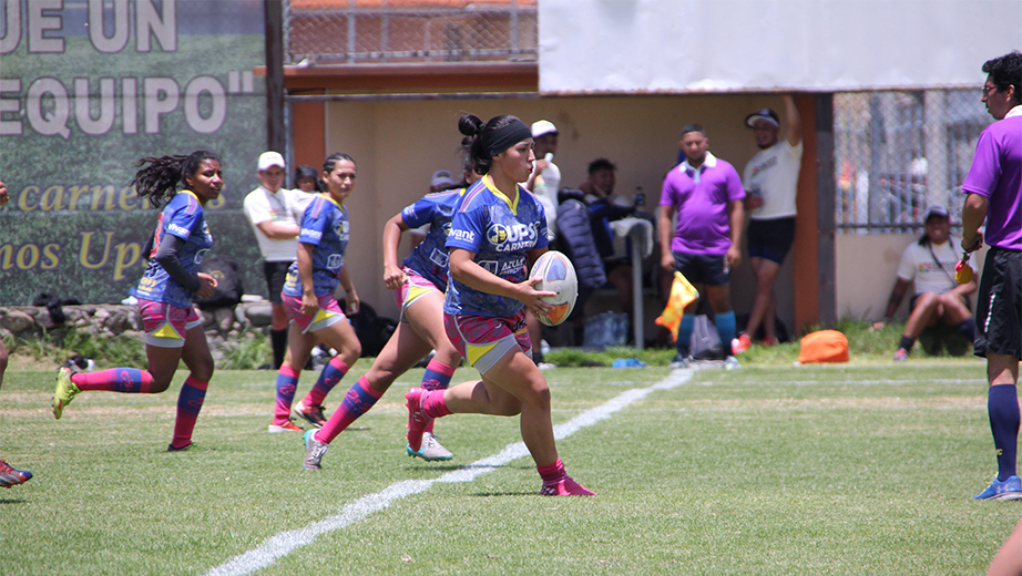 Sofía Sánchez, del equipo Carneras en el momento de convertir un 