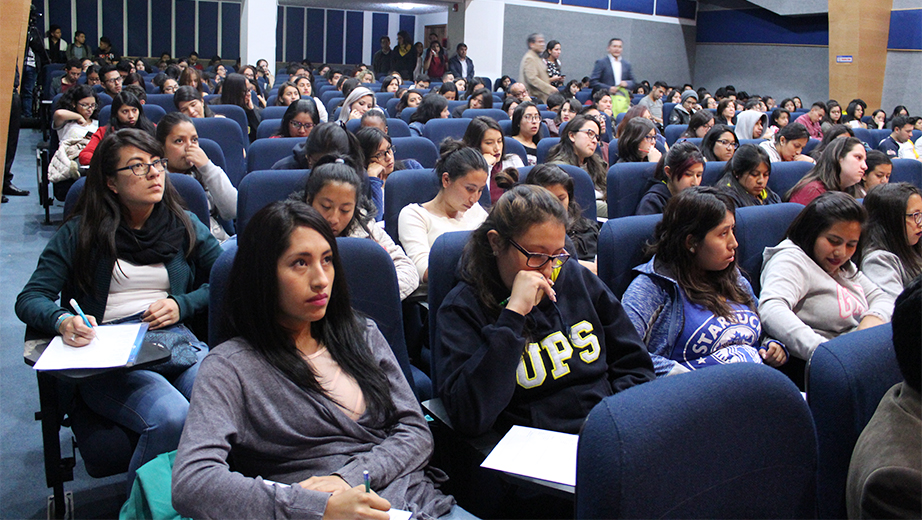 Estudiantes y profesores asistentes al II Foro Ecuménico e Interreligioso