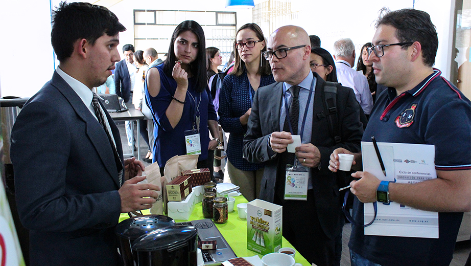 Emprendimiento MOSHA realizado por un estudiante de La Salesiana