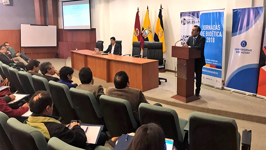 Conferencia de Luis Tobar, vicerrector académico general de La Salesiana