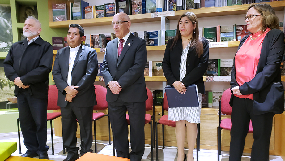 (From left to right) Father Juan Bottasso, Father Ángel Lazo, Father Javier Herrán, Floralba Aguilar and Milagros Aguirre
