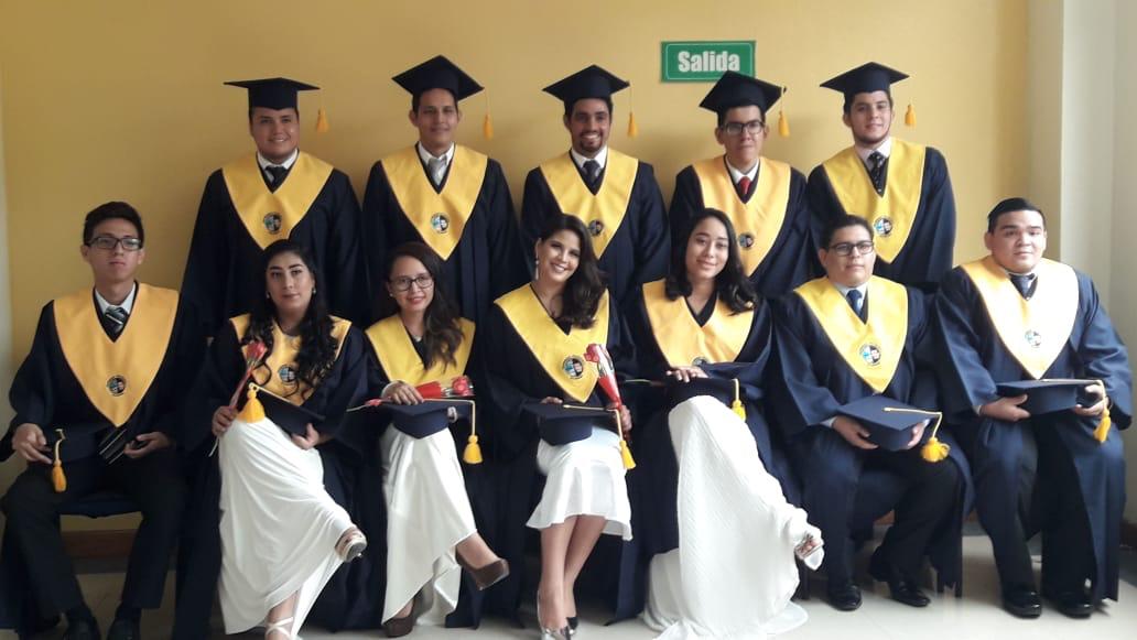 Nuevos profesionales graduados de la sede Guayaquil