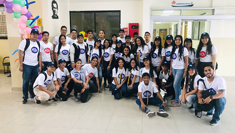Estudiantes de la sede Guayaquil que participaron del encuentro