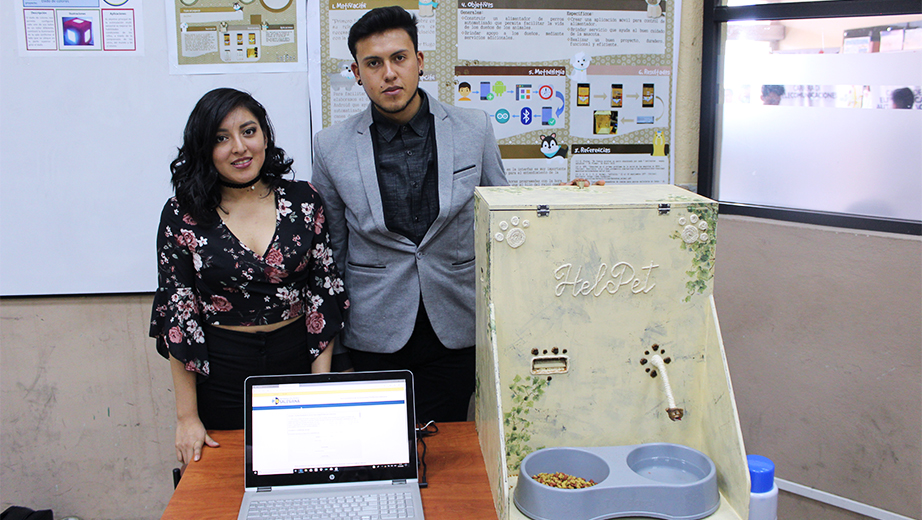 Mayra Llanos  y Wilson Calle, ganadores del Concurso de Proyectos en la categoría básica