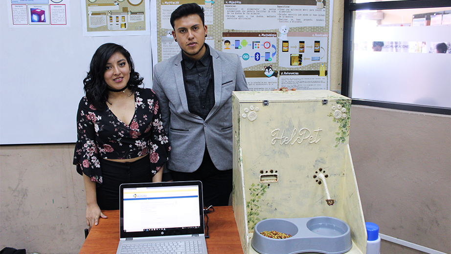 Mayra Llanos y Wilson Calle, ganadores del Concurso de Proyectos en la categoría básica