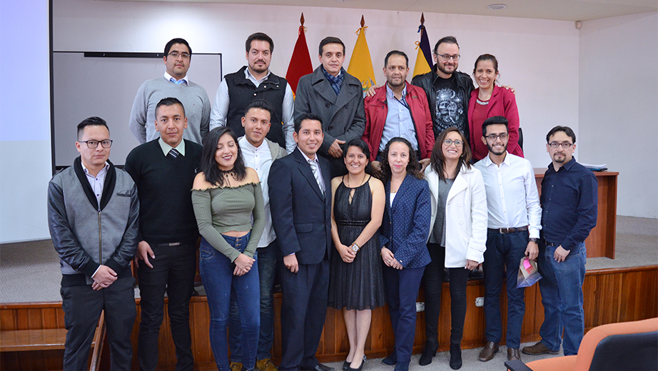 Estudiantes ganadores de los Papers y Artículos Científicos del UPSCON 2018