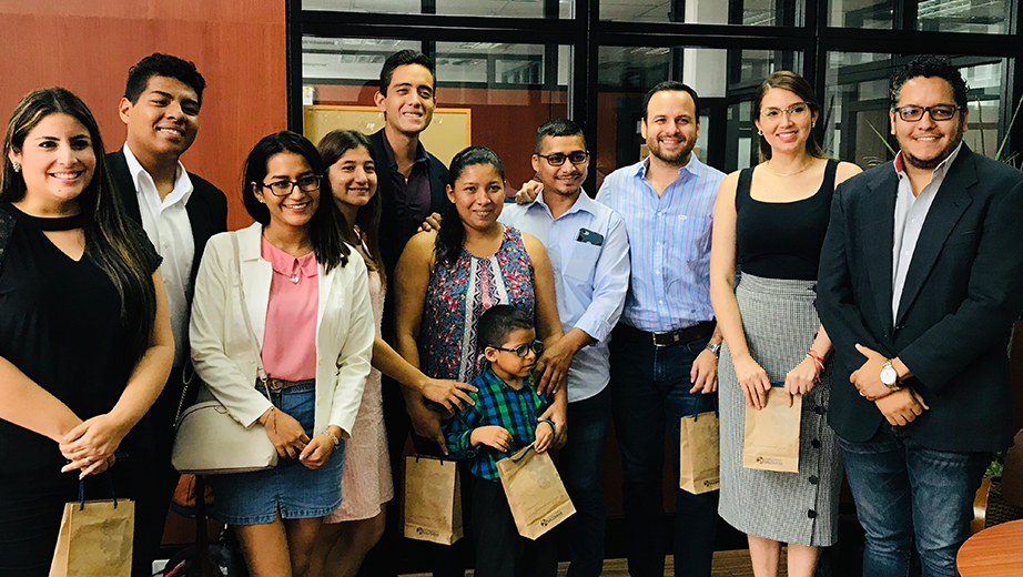 Students with Santiago Reyes and his parents