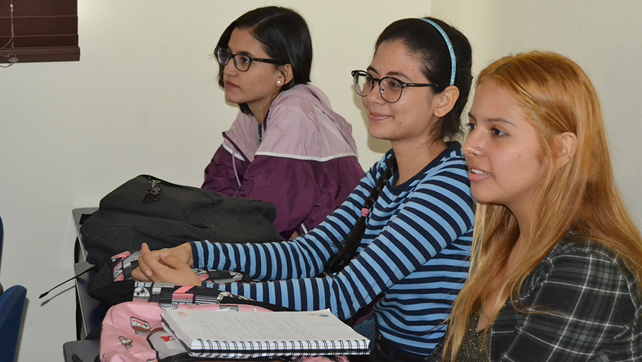 Estudiantes participaron de coloquios dinámicos durante el desarrollo de la campaña