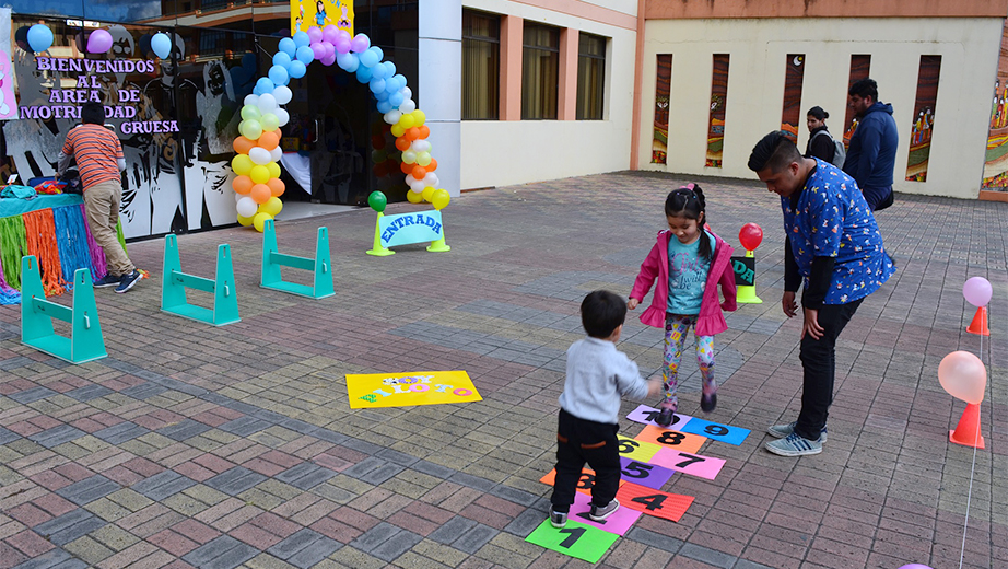 Actividades educativas en la casa abierta de las carreras de Educación Inicial y Básica