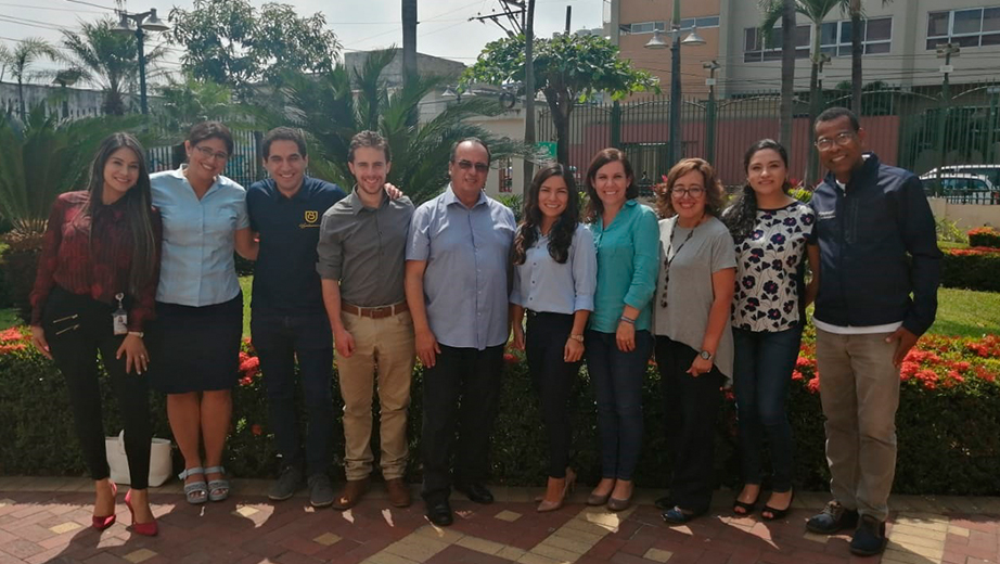 Reunión de directivos en la sede Guayaquil