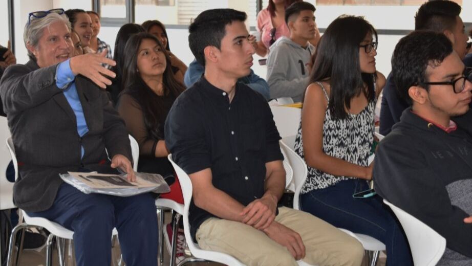 Participación de estudiantes en el evento