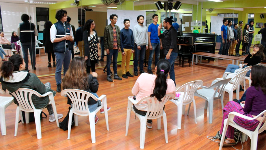 En el área de Cultura de la Sede Quito, 25 estudiantes reciben capacitación en técnica vocal - coral