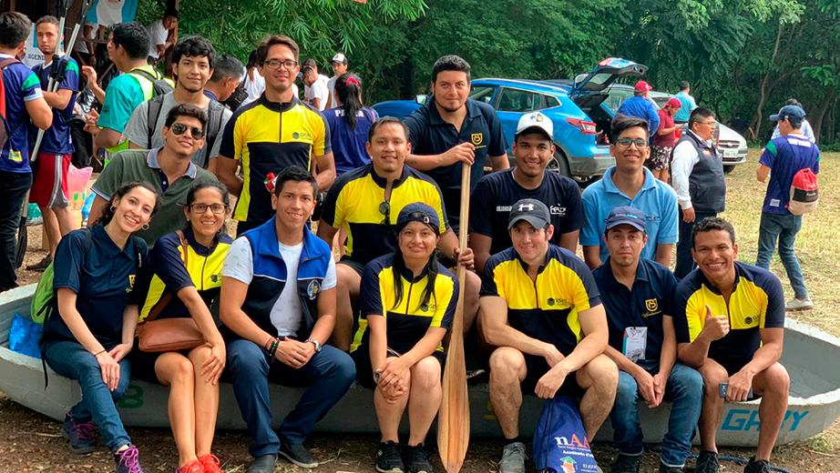 Participantes del concurso nacional de Canoas de Concreto