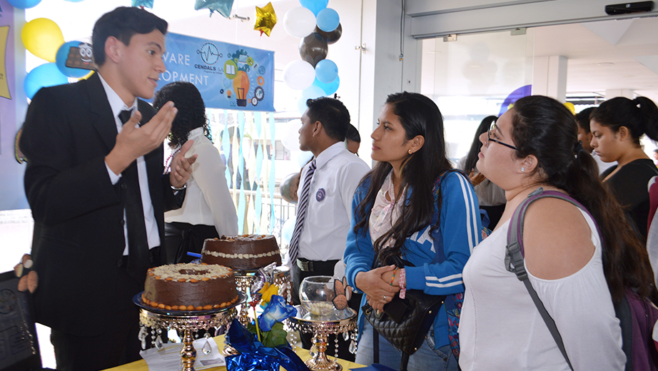 Proyectos de emprendimientos socializados durante la feria