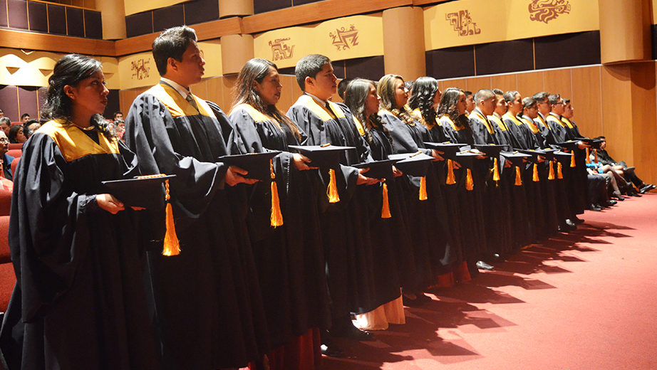 Nuevos profesionales de La Salesiana sede Cuenca