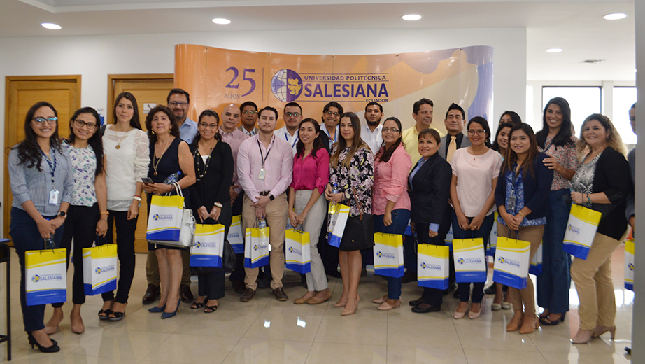 Imagen grupal de los representantes de empresas a la sede Guayaquil