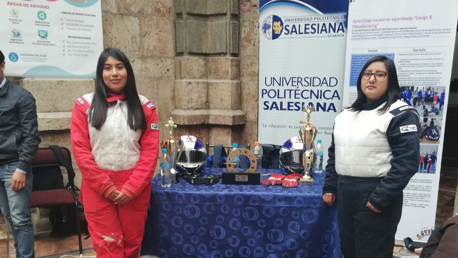 Estudiantes de la carrera de Ingeniería Automotriz presentan sus trabajos realizados durante el semestre