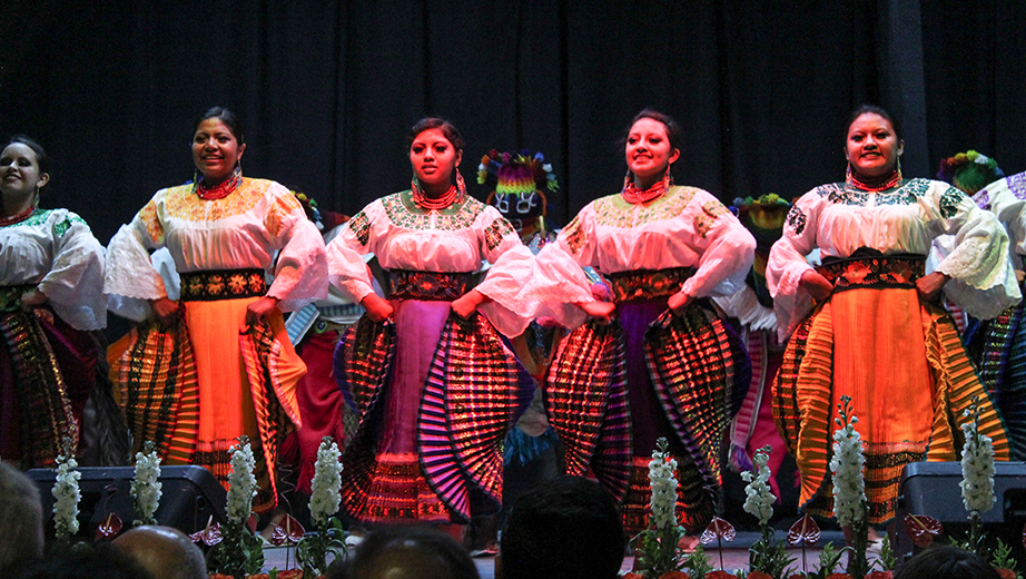 Ballet folclórico juvenil de Calderón