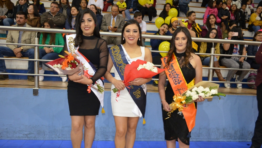 (De izq.) Alexandra Pacheco, Señorita Confraternidad; Lilián Brito, Señorita Deportes y Margarita Martínez, Señorita Simpatía