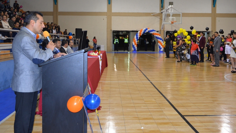 Economista Luis Tobar, durante su intervención en las Jornadas Deportivas Internas 2019