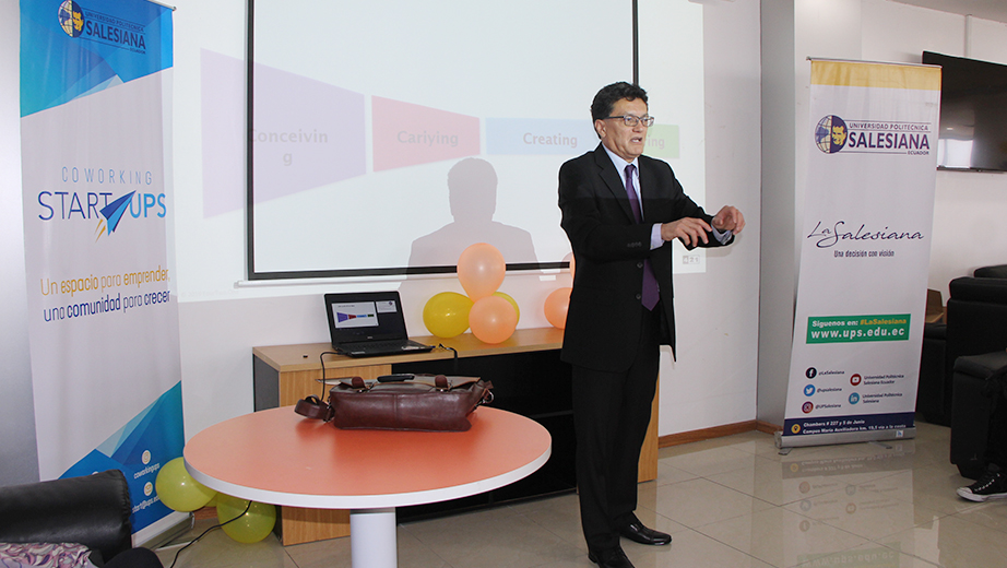 Luis Duval durante el conversatorio 
