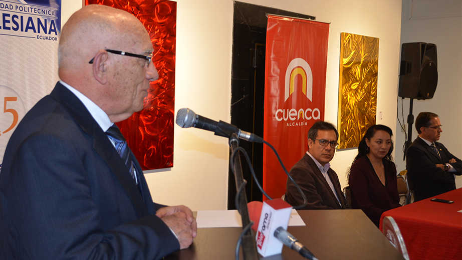 P. Javier Herrán, durante su discurso en la firma de convenio con el Municipio de Cuenca