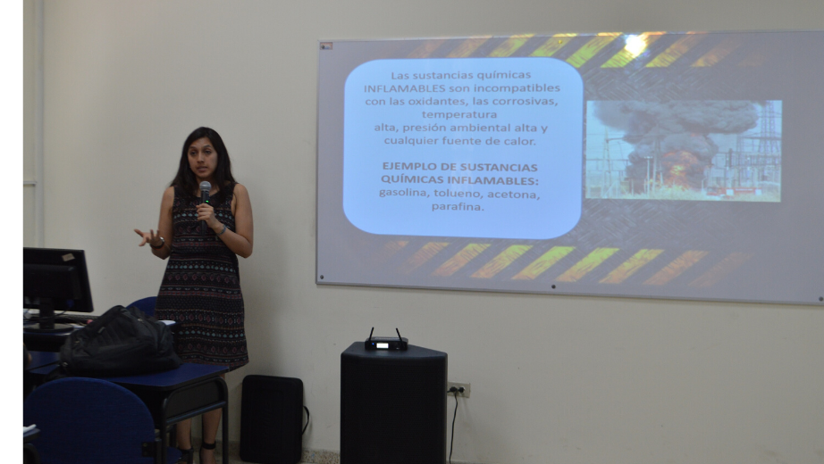 Carina Hidalgo dictó el curso de Normativa de seguridad en los Laboratorios.