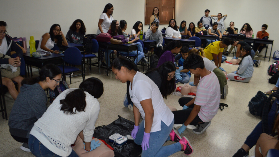 Taller de primeros auxilios en laboratorios