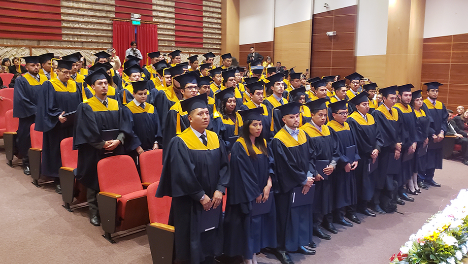 Profesionales durante la ceremonia de incorporación