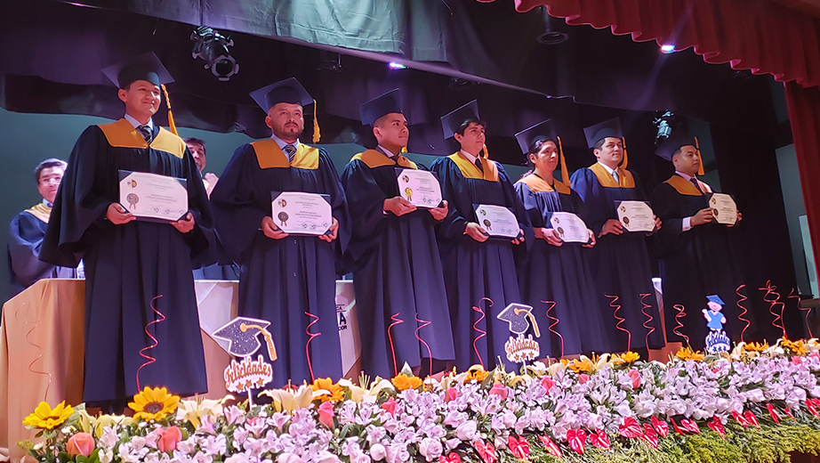 Profesionales durante la ceremonia de incorporación