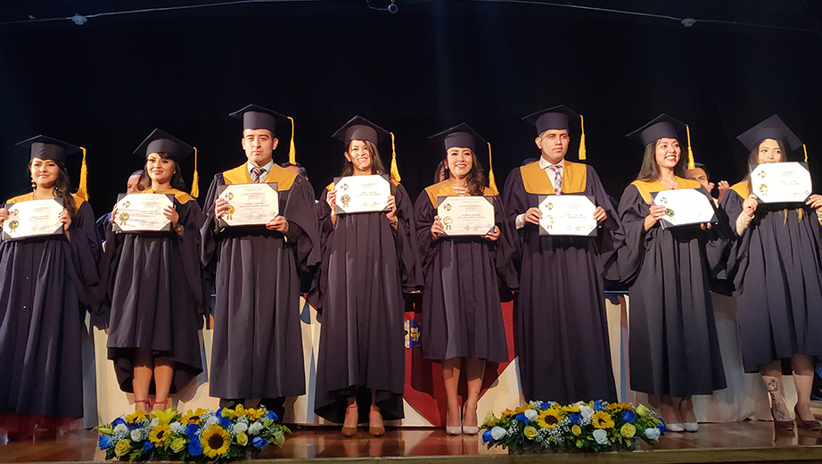 Profesionales durante la ceremonia de incorporación