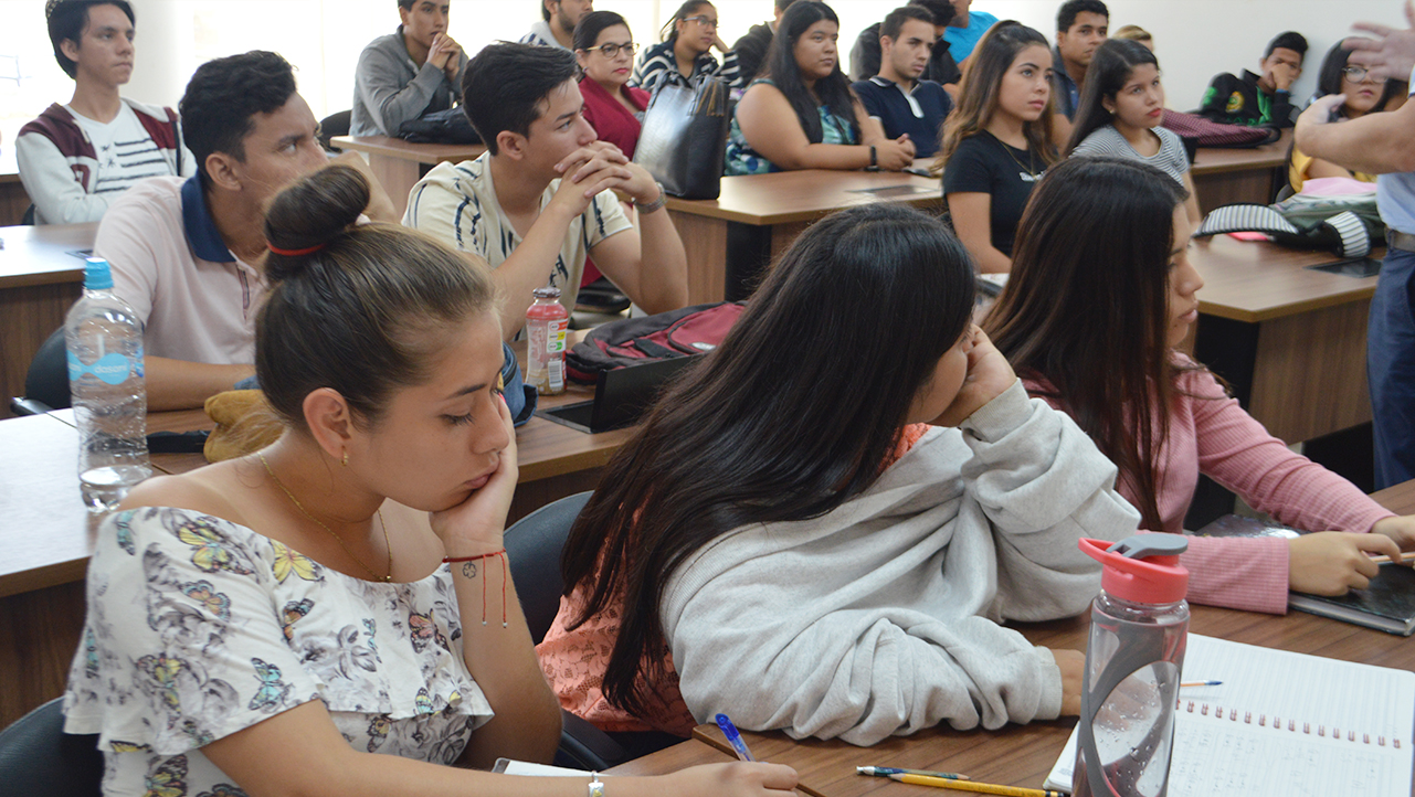 Estudiantes conocieron sobre la importancia del marketing personal