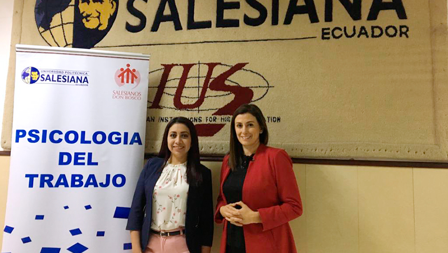 (De izq.) Maritza Márquez y Diana Urgiles expositoras del conversatorio