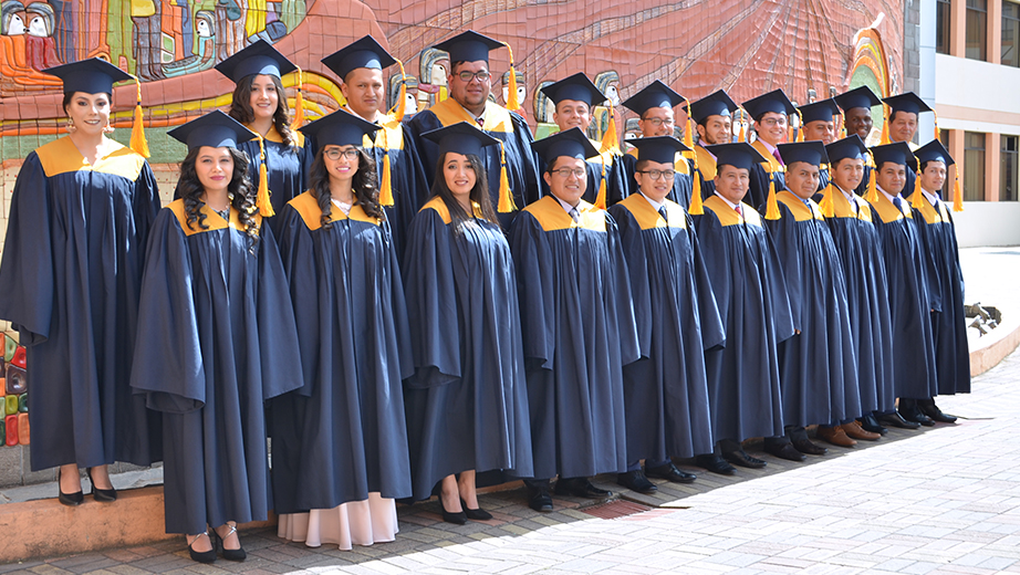 Nuevos profesionales graduados en la Sede Cuenca