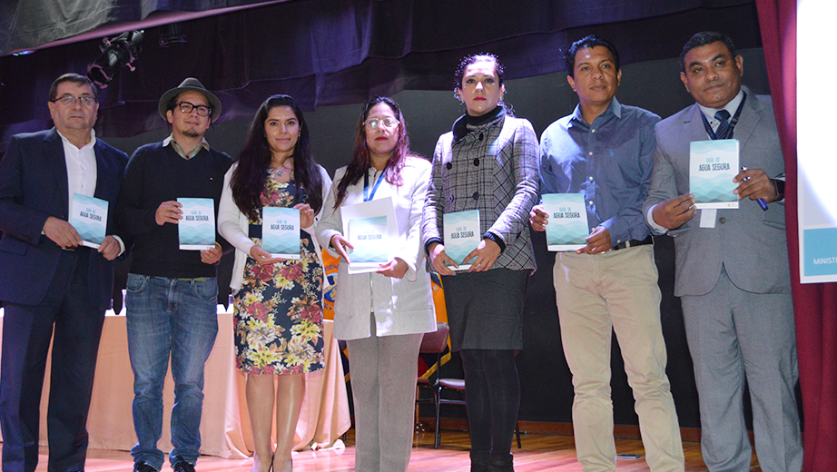 Jorge Villalba, Diego Guzmán, Karina Pazmiño, Sara Aucancela, Verónica Mendoza, Luis Calderón, Ricardp Carreño