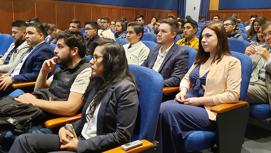 Estudiantes y docentes de la UPS participan del ciclo de conferencias ACi