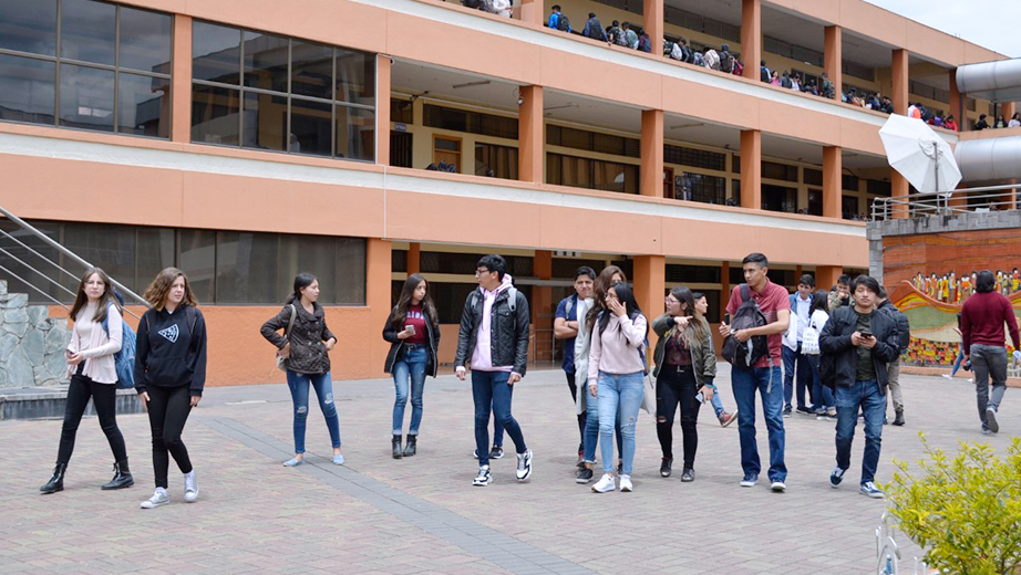 Students in our branch campus in Cuenca