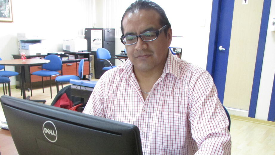 Freddy Simbaña, docente y miembro del Grupo de Investigación Educación e Interculturalidad (GIEI)