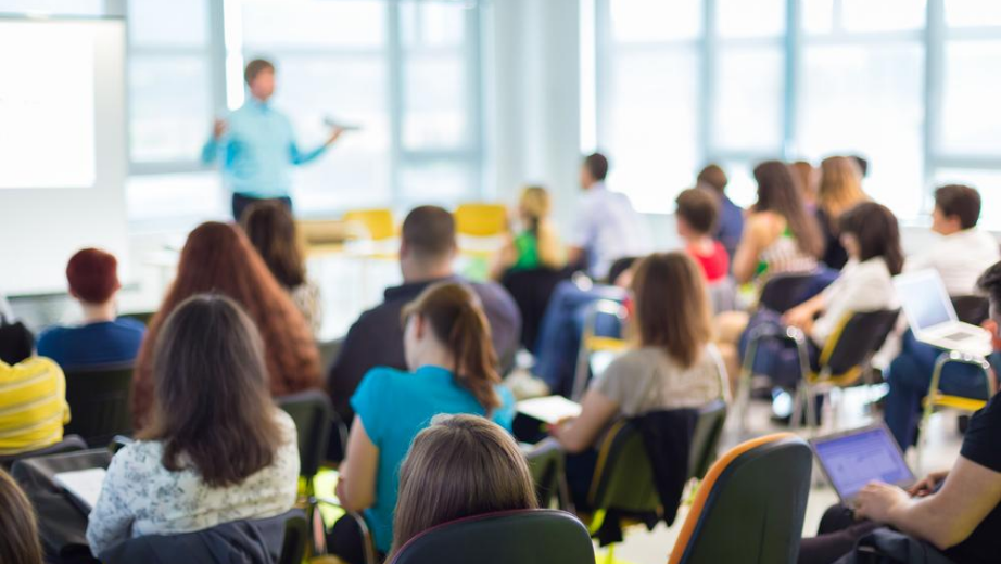 Las nuevas funciones del docente y su incidencia en la formación de los futuros profesionales