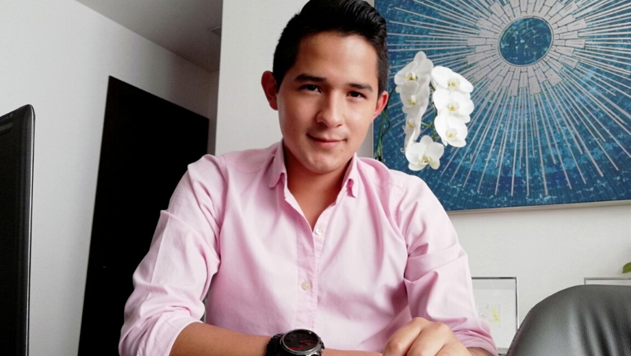 Josué Bonilla estudiante de la carrera de Gerencia y Liderazgo, sede Quito